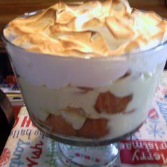 A picture of homemade banana pudding/ meringuenot a box pudding.