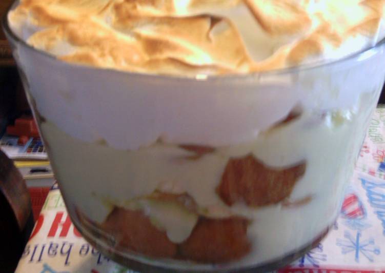 homemade banana pudding/ meringue not a box pudding