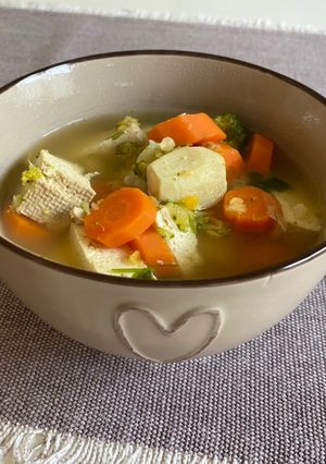 Tofus brokkolis, karfiolos zöldségleves recept fotója