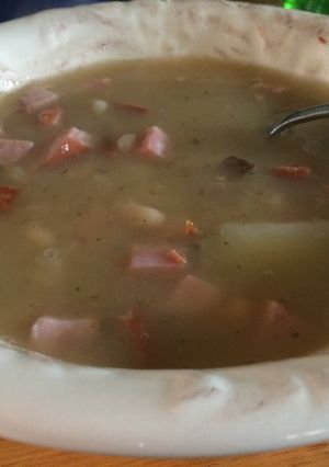 A picture of Ham and Bean Soup.