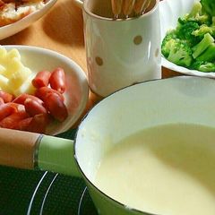 A picture of Easy Cheese Fondue.