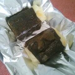 A picture of Nori Seaweed Wrapped Mochi and Cheese.