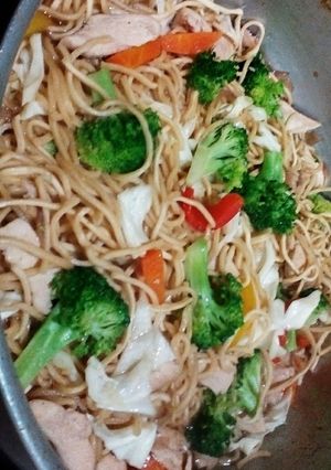 A picture of Stir fry noodles.