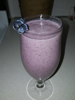 A picture of Blueberry Almond Shake.