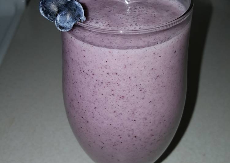 Steps to Make Perfect Blueberry Almond Shake