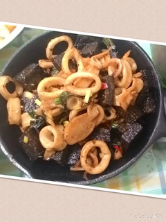 三杯小卷炒猪血糕 的食譜成品照片