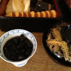 A picture of Easy Time-Saving Simmered 'Kuromame' Black Soybeans.