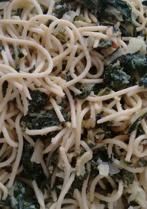 Una foto de Spaghetti con acelgas. ॐ