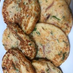 A picture of Potato Cake with Tuna.