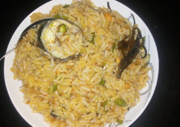 Jollof rice with veggies and fish
