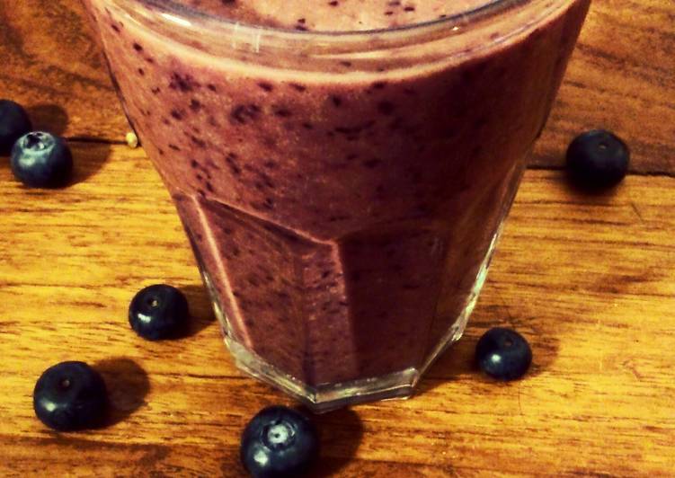 Hemp and Berry Smoothie