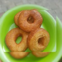 A picture of Nutmeg flavoured donuts.