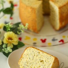 A picture of Poppy Seed & Cream Cheese Chiffon Cake.