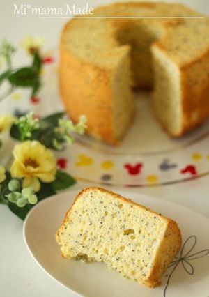 A picture of Poppy Seed & Cream Cheese Chiffon Cake.