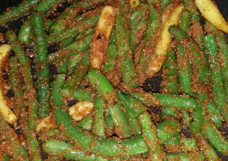 String beans with bread crumbs