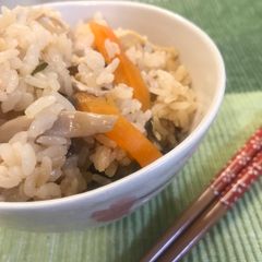 A picture of Japanese Paella (Takikomi Gohan).