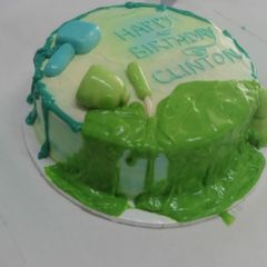 A picture of Nail polish cake.