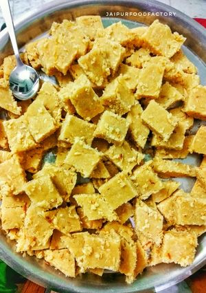 A picture of Coconut Mawa Barfi.