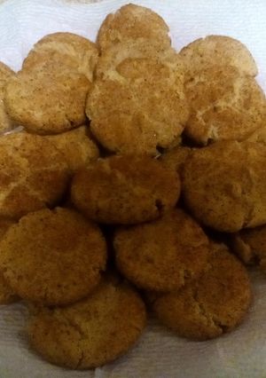 A picture of Amish Friendship Bread Snickerdoodle Cookies.