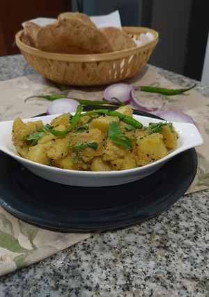 A picture of Aloo Posto.