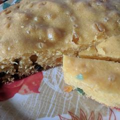 A picture of Tutti fruiti custard cake.