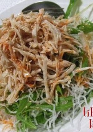 A picture of Crispy Crunchy Mizuna and Fried Glass Noodle Salad.