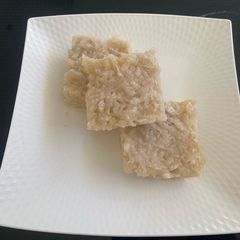 A picture of Yam Cake.