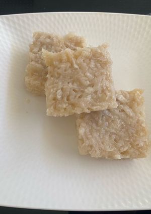A picture of Yam Cake.