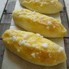 A picture of Cream Rolls with Choux Pastry Made In a Bread Maker.