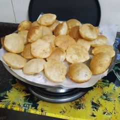 A picture of Gol Gappe.