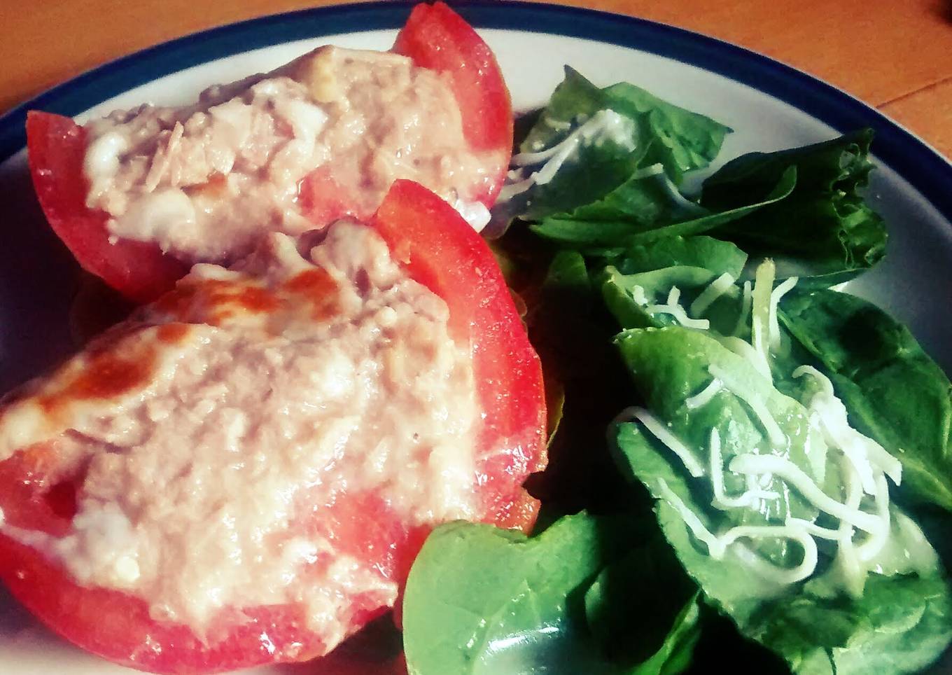Melt tuna with tomatoes