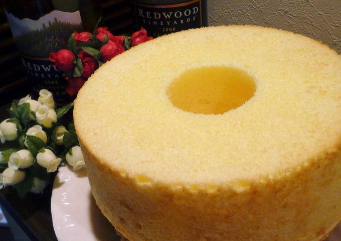 Super-Fluffy Kabocha Squash Chiffon Cake