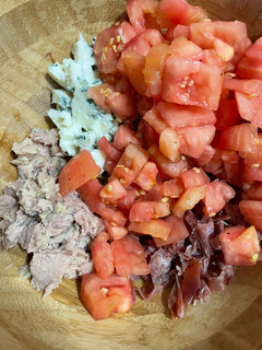 Una foto de Poke de cena con aceite