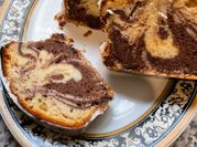 Une photo de gâteau marbré yahourt à la vanille