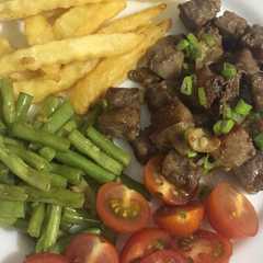 Garlic Butter Saikoro Steak রেসিপির প্রধান ছবি
