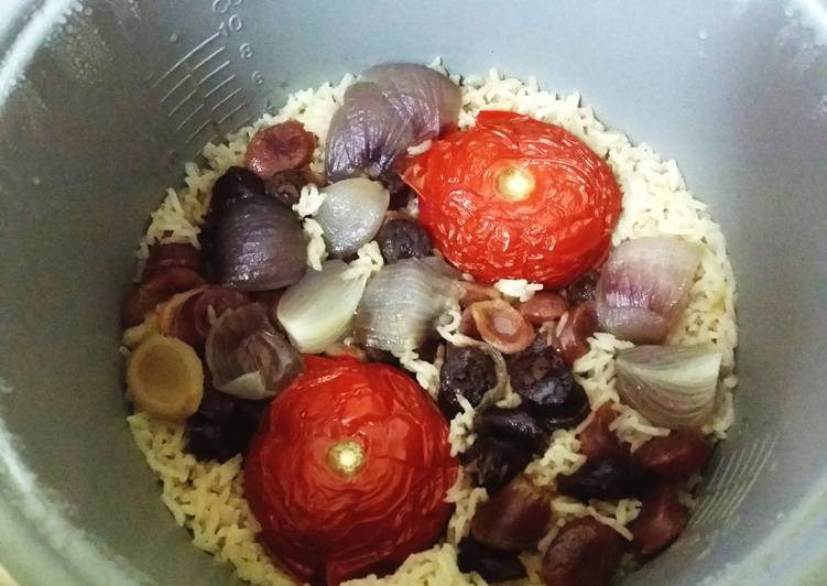 Steps to Make Perfect Tomato rice with Chinese sausage