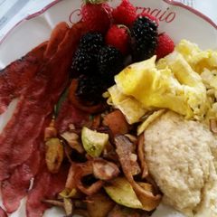 A picture of Brunch with everything you need!.