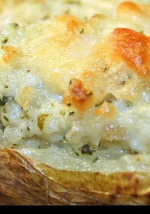 A picture of Crab Stuffed Potatoes.