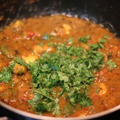 A picture of Aloo Tomato Gravy.