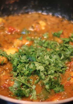 A picture of Aloo Tomato Gravy.