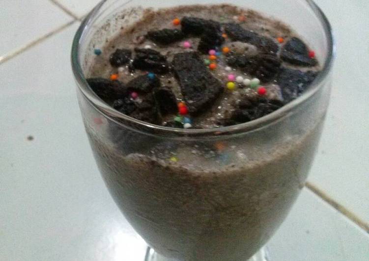 Recipe: Delicious Milkshake coklat oreo