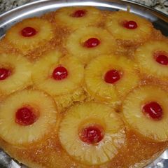 Pineapple cake A picture of Pineapple cake.