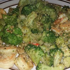 A picture of Simple Garlic & Lemon Pepper Shrimp with Broccoli.
