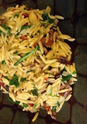 A picture of Spinach Orzo Pasta.