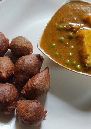 गुड़ की गुलगुले (Gud ke gulgule recipe in Hindi) रेसिपी मुख्य फोटो
