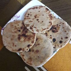 A picture of Mithi roti.