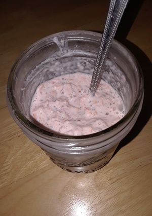 A picture of Strawberry Vanilla Overnight Oats.