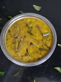 शेंगांची आमटी (Shengachi Amti Recipe In Marathi) रेसिपी चे मुख्य फोटो