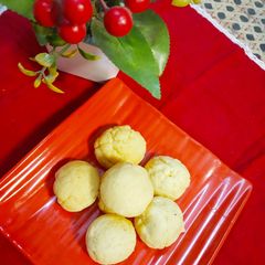 A picture of Paneer Laddu.