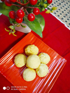 A picture of Paneer Laddu.